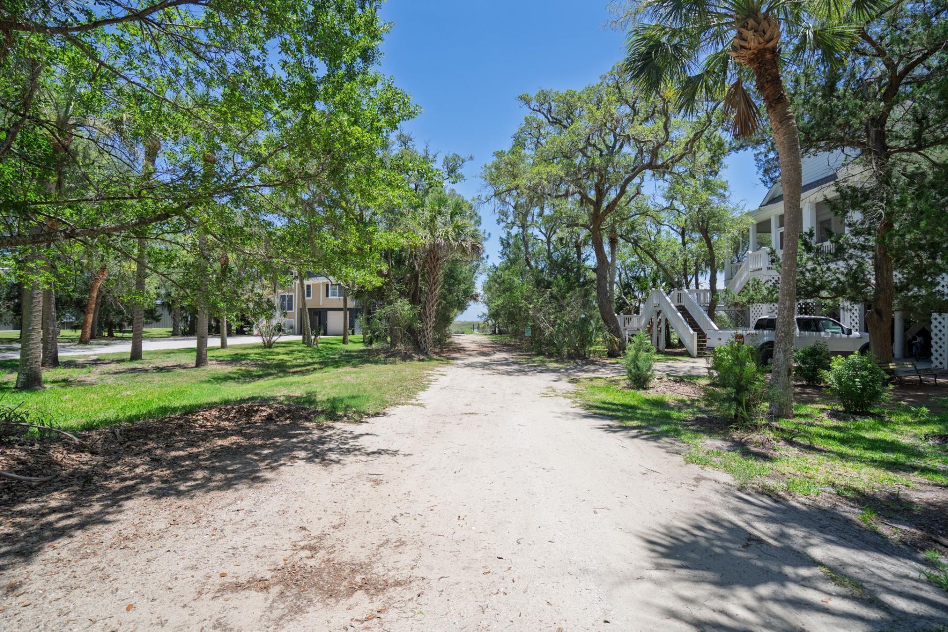 941 Hammocks Way Photo 7
