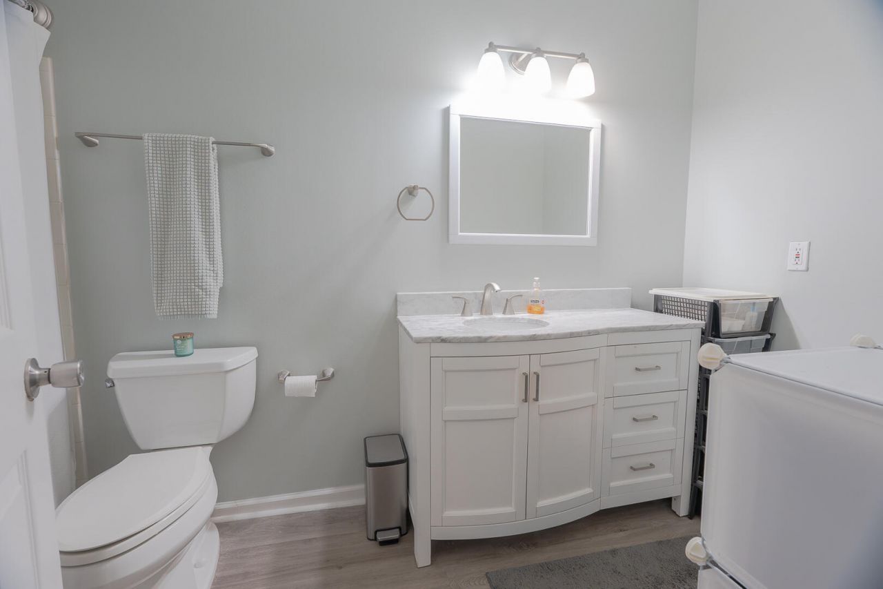 1600 Long Grove Drive Photo 11