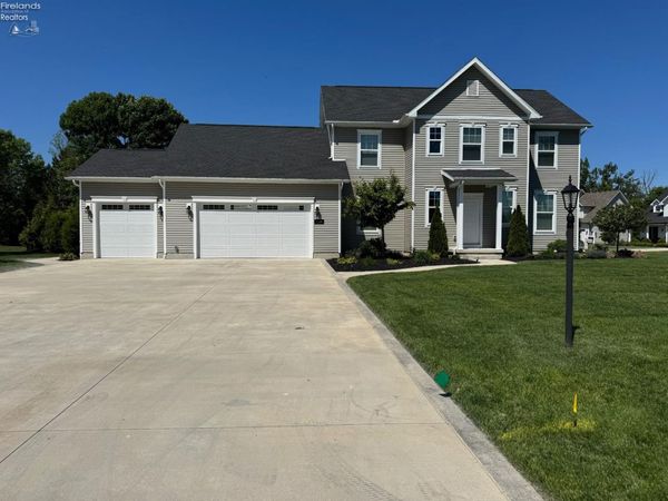 1164 Lost Lake Road, Port Clinton, OH 43452