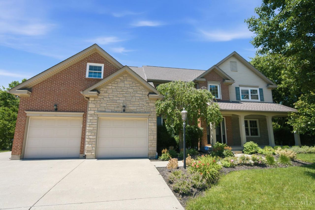 7661 Huntsman Lane, West Chester, OH 45069 Main Photo