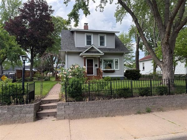 1524 Highland Avenue, Eau Claire, WI 54701