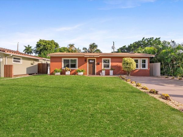 636 NE 16th Court, Fort Lauderdale, FL 33305
