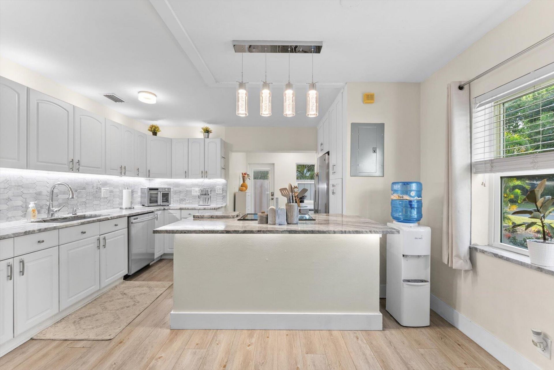 636 NE 16th Court, Fort Lauderdale, FL 33305 Photo