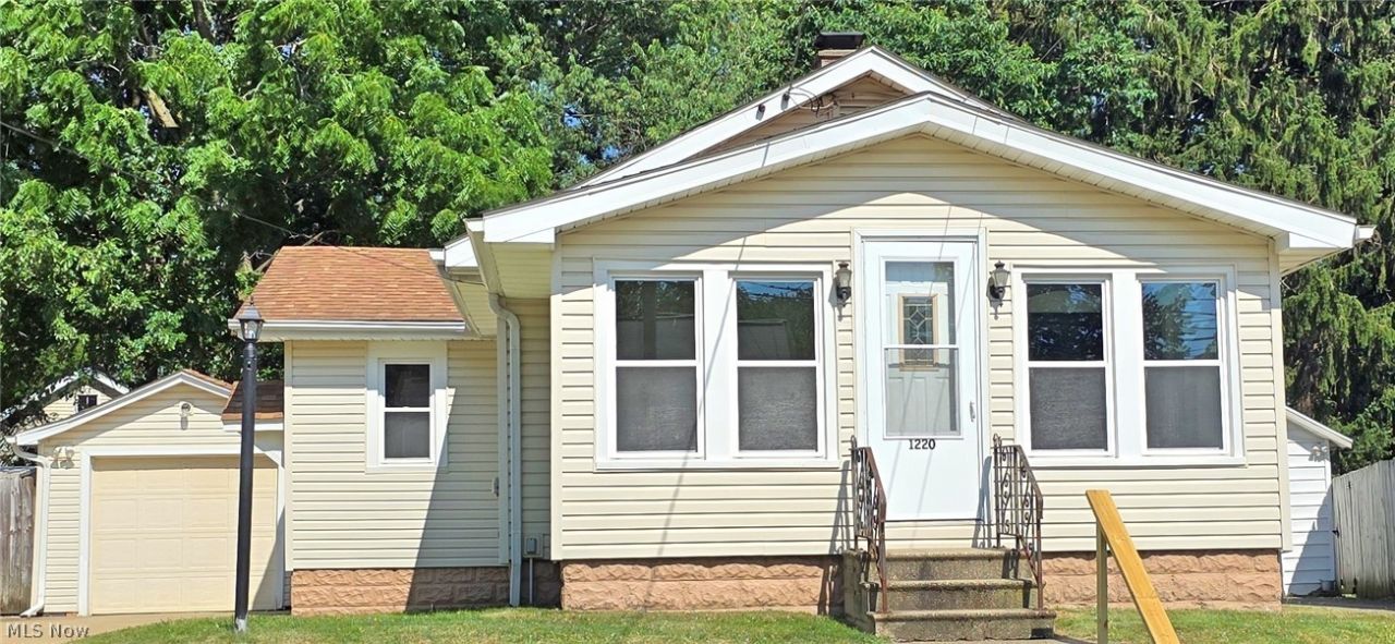 1220 Homedale Avenue Nw, Canton, OH 44708 Main Photo