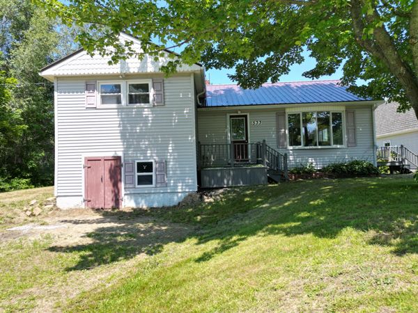 533 W Broadway , Lincoln, ME 04457
