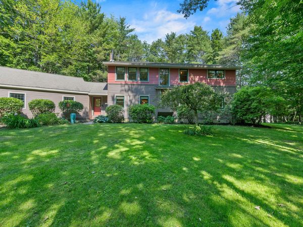 60 Ledgewood Drive, Yarmouth, ME 04096