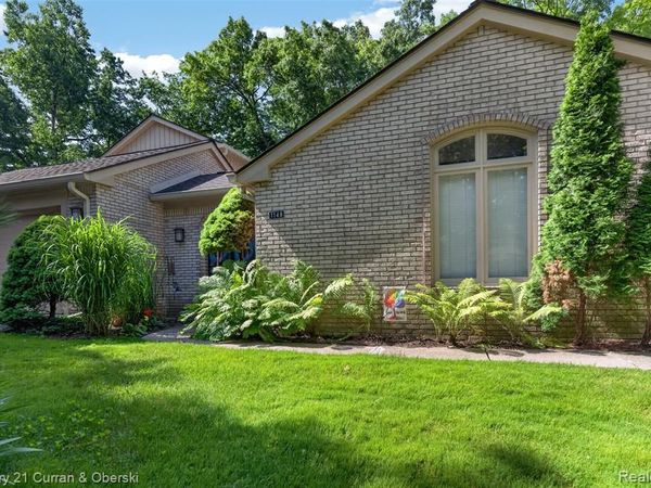 1148 Hillpointe Circle, Bloomfield Twp, MI 48304