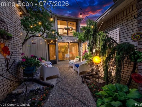 1148 Hillpointe Circle, Bloomfield Twp, MI 48304