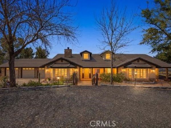 9722 Hierba, Agua Dulce, CA 91390