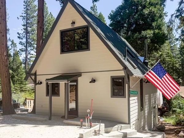 29600 Lassen Dr, Long Barn, CA 95335