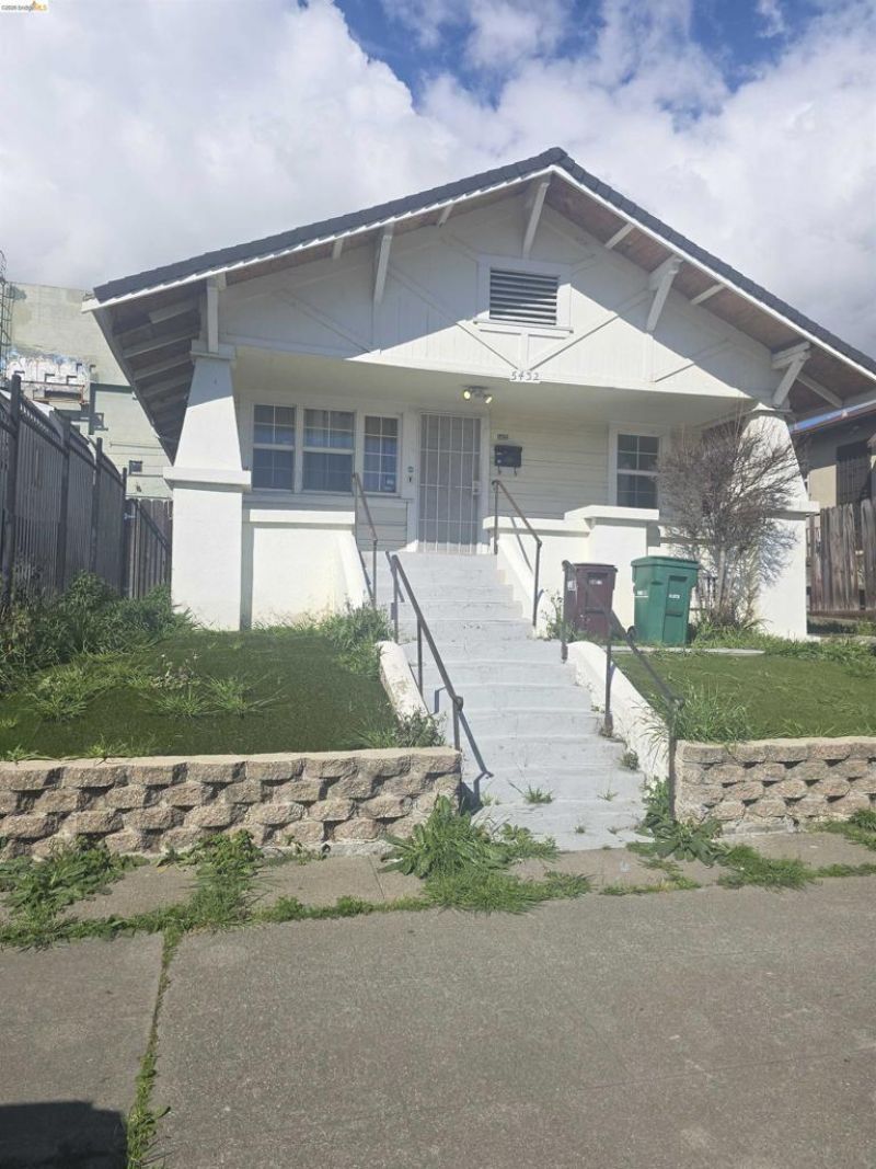 5432 Bancroft Ave, Oakland, CA 94601 Main Photo