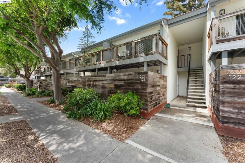 4081 Clayton Rd, Unit 221, Concord, CA 94521 Main Photo