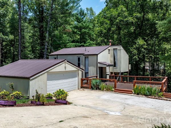 828 Manchester Street SW, Lenoir, NC 28645