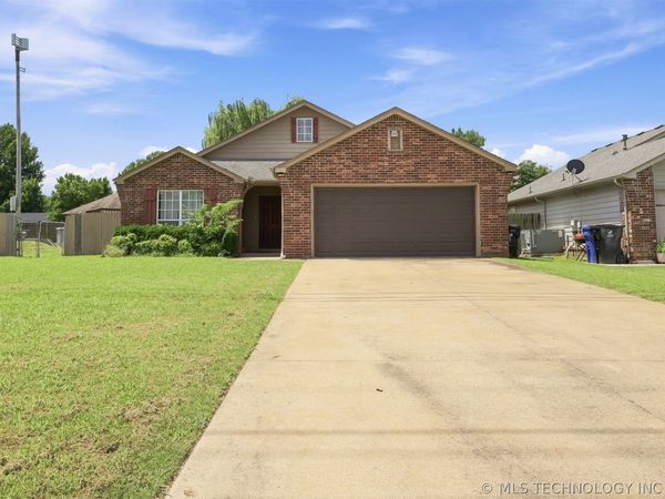 21440 E 36th Street S, Broken Arrow, OK 74014