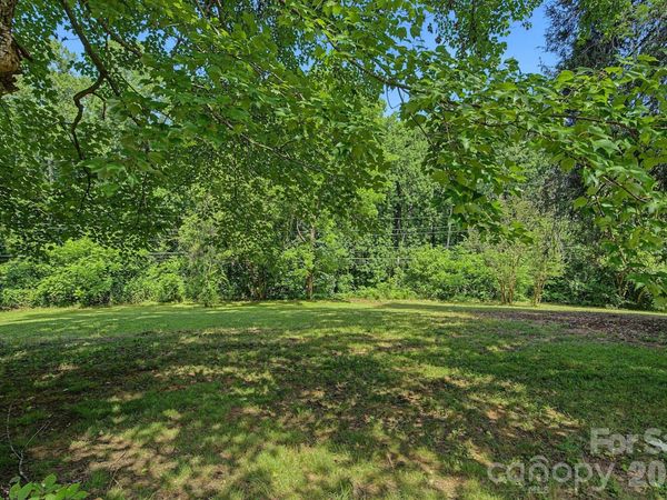 379 Chunns Cove Road, Asheville, NC 28805
