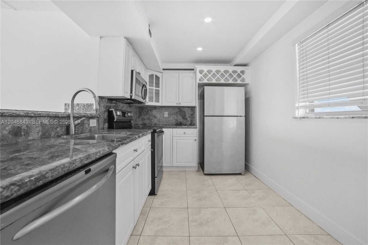 14155 SW 87th St, Unit E410, Miami, FL 33183 Photo