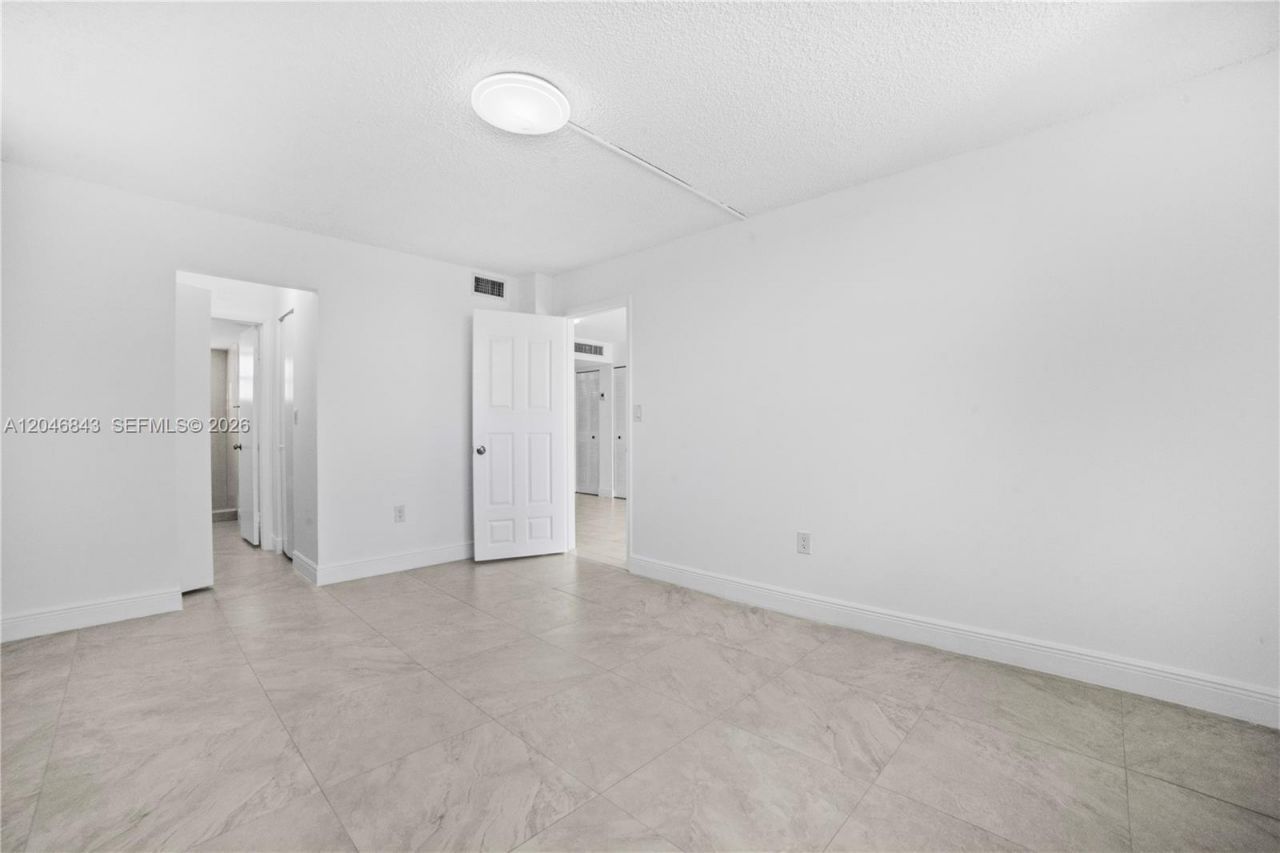 14155 SW 87th St, Unit E410, Miami, FL 33183 Photo