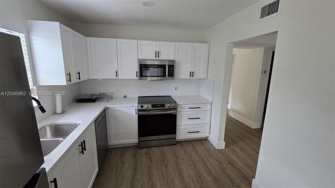 391 Ivy Ln , Unit 1, Weston, FL 33326 Photo