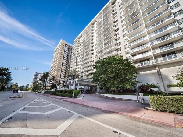 5701 Collins Ave , Unit 1415, Miami Beach, FL 33140