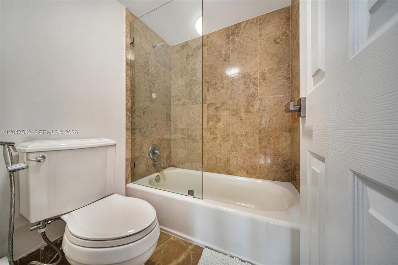 5701 Collins Ave , Unit 1415, Miami Beach, FL 33140 Photo