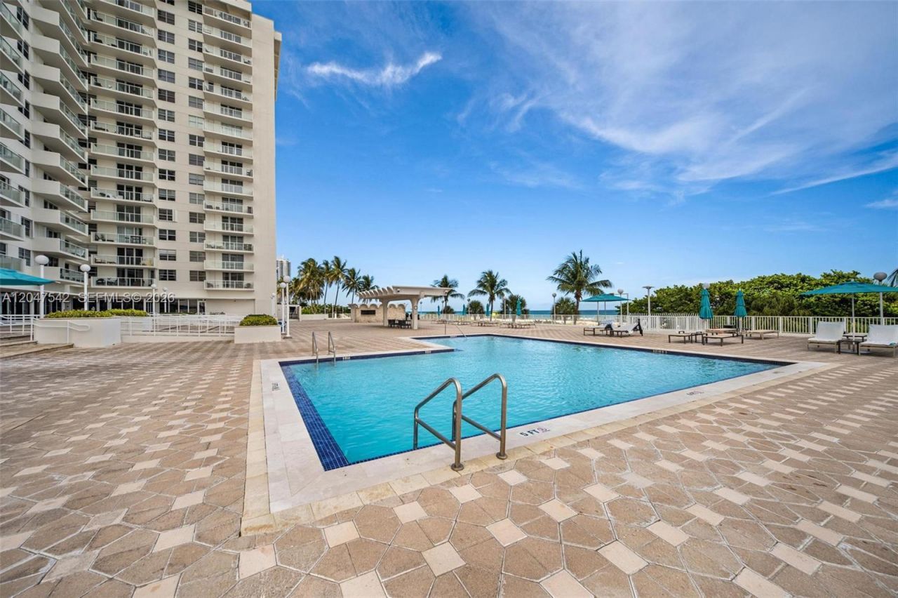5701 Collins Ave , Unit 1415, Miami Beach, FL 33140 Photo