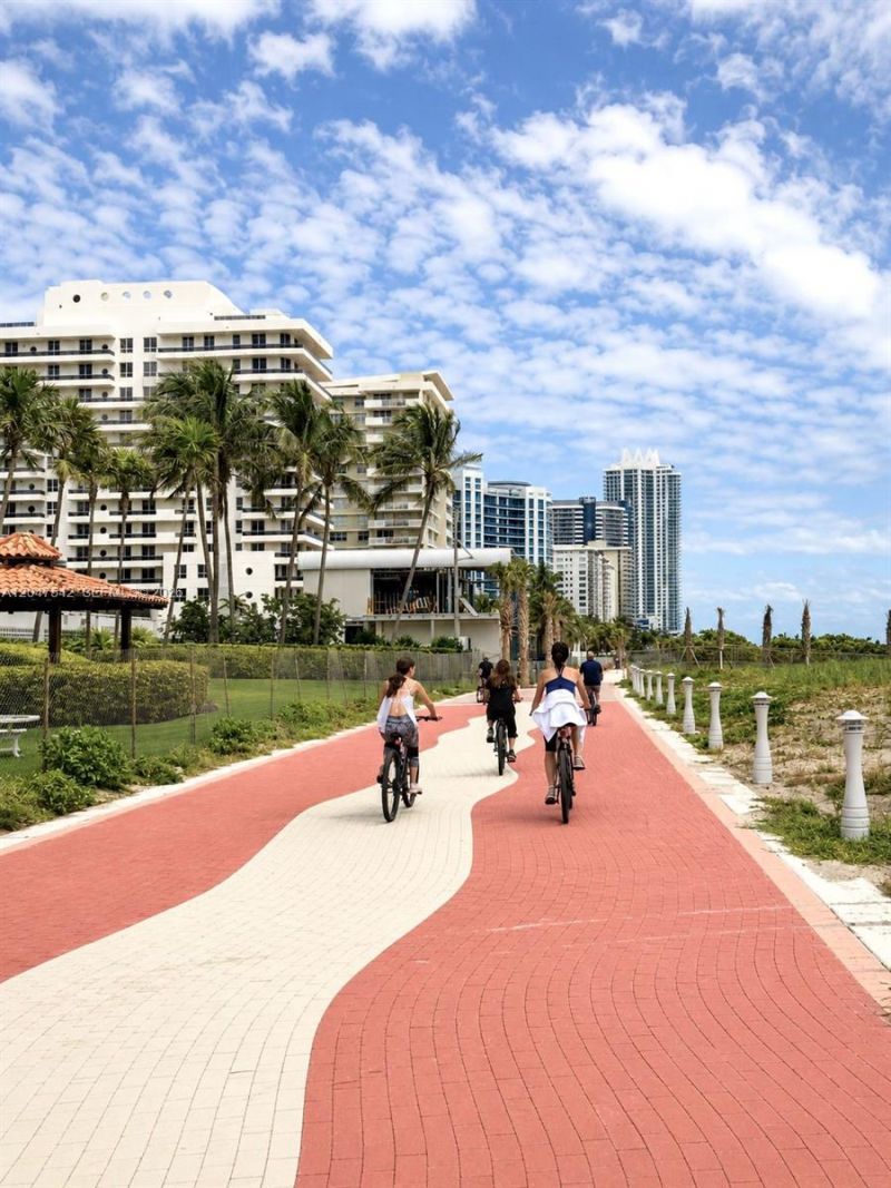 5701 Collins Ave , Unit 1415, Miami Beach, FL 33140 Photo