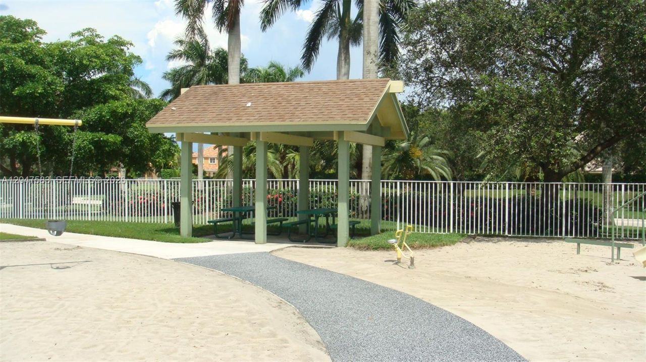 4152 Pine Ridge Ln , Weston, FL 33331 Photo