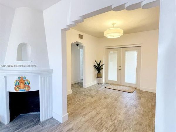 1040 Lenox Ave , Unit 1040, Miami Beach, FL 33139