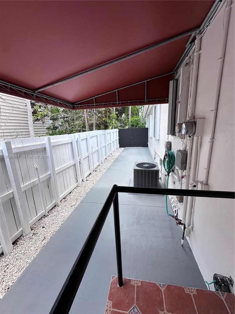 3743 SW 28th St , Unit 3743, Miami, FL 33134 Photo