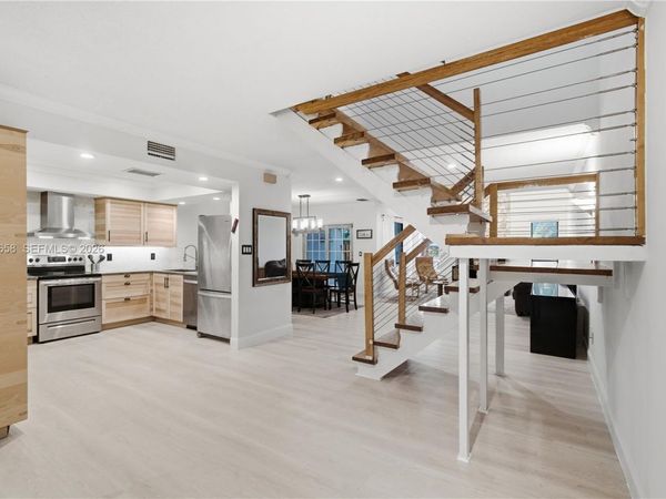 2822 N 34th Ave, Hollywood, FL 33021