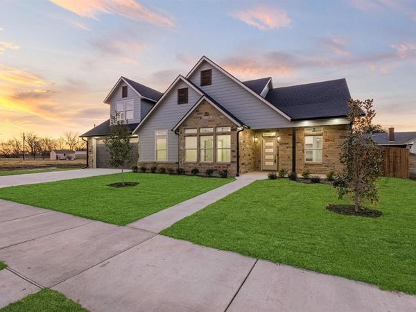 512 Bandera Drive, Howe, TX 75459