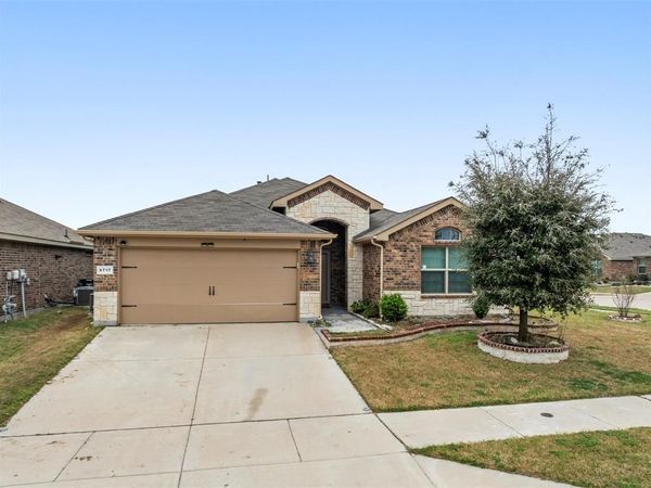 9717 Snowbell Lane, Fort Worth, TX 76036