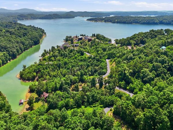 1767 Stone Bridge Drive, Dandridge, TN 37725