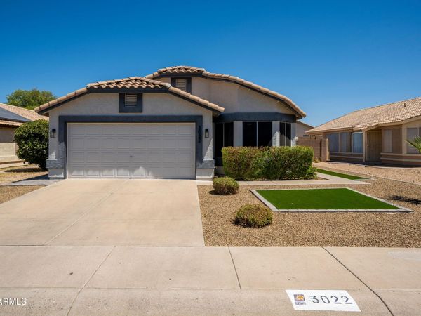 3022 E TOPEKA Drive, Phoenix, AZ 85050