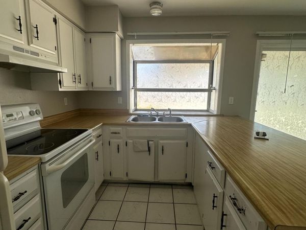 8847 W WELDON Avenue, Phoenix, AZ 85037