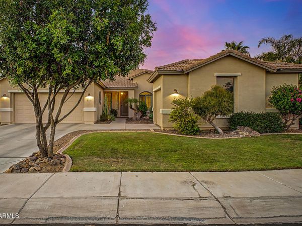 1748 E IRIS Drive, Chandler, AZ 85286