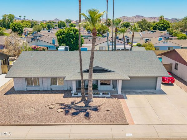 221 E HELENA Drive, Phoenix, AZ 85022