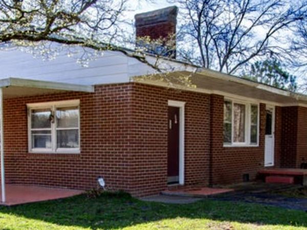 111 North Drive , Chocowinity, NC 27817