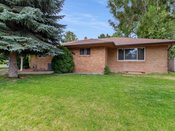 1968 Falls Ave E, Twin Falls, ID 83301