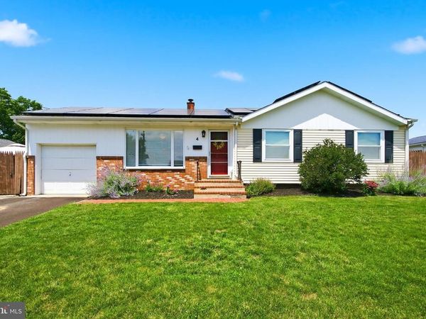 4 OSCAR WAY, HAMILTON, NJ 08620
