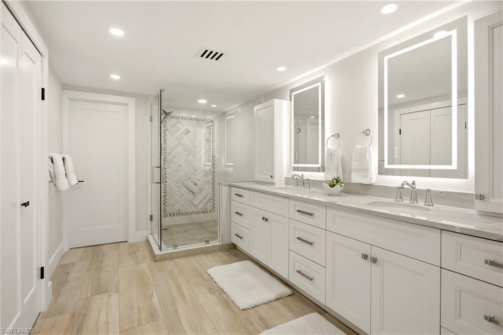 6300 Pelican Bay Blvd , Unit 103, Naples, FL 34108 Photo