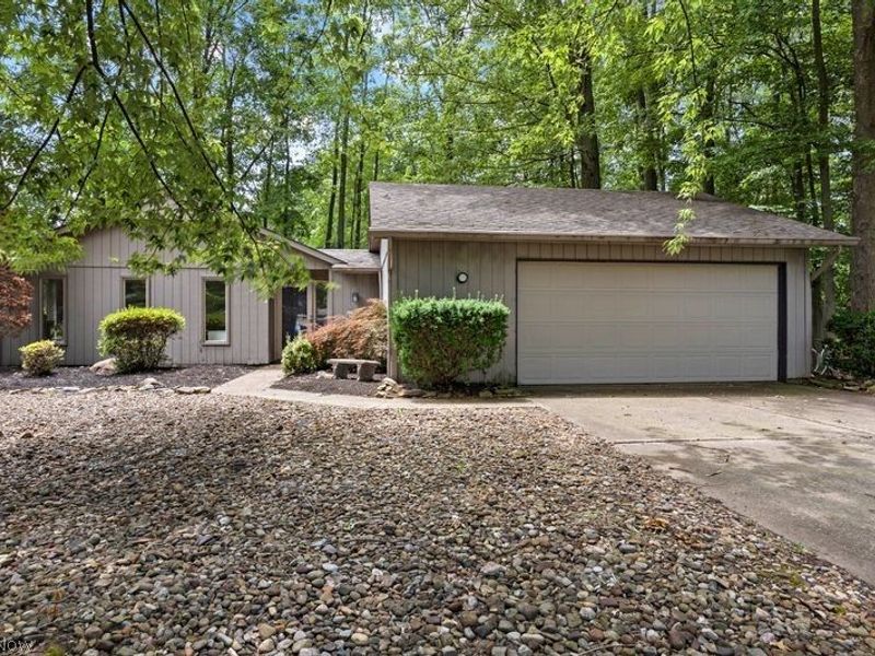 32633 Woodridge Court, North Ridgeville, OH 44039 Photo 1