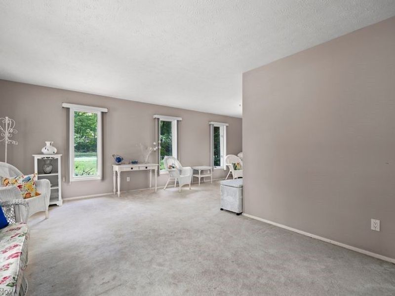 32633 Woodridge Court, North Ridgeville, OH 44039 Photo 3