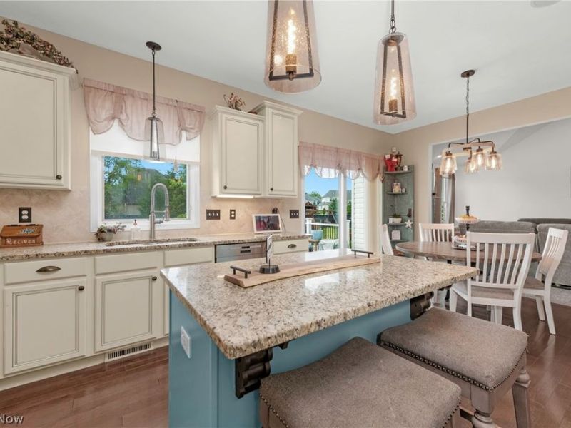 23201 Lakeridge Way, Columbia Station, OH 44028 Photo 10