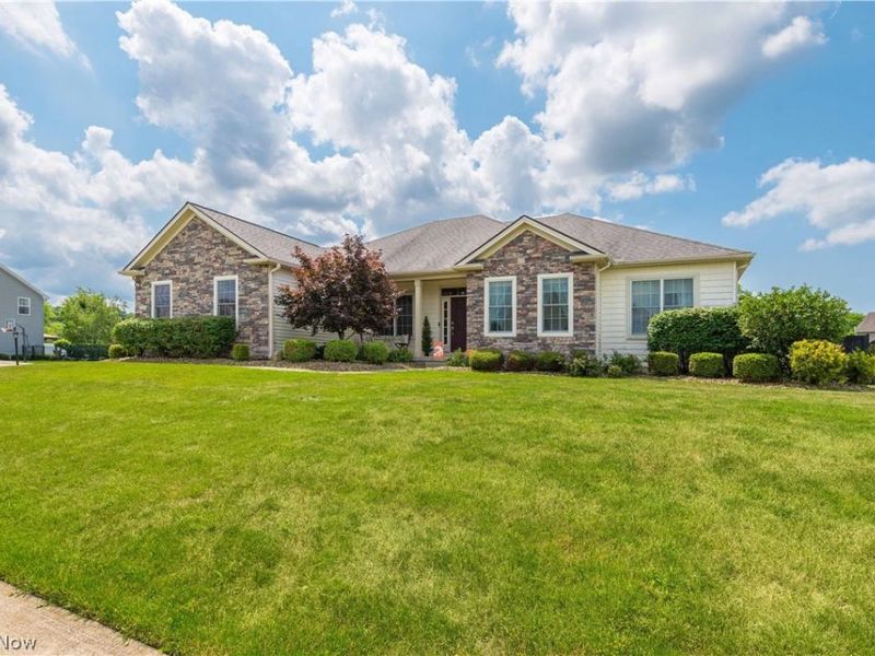 23201 Lakeridge Way, Columbia Station, OH 44028 Photo 2
