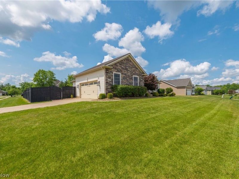 23201 Lakeridge Way, Columbia Station, OH 44028 Photo 3