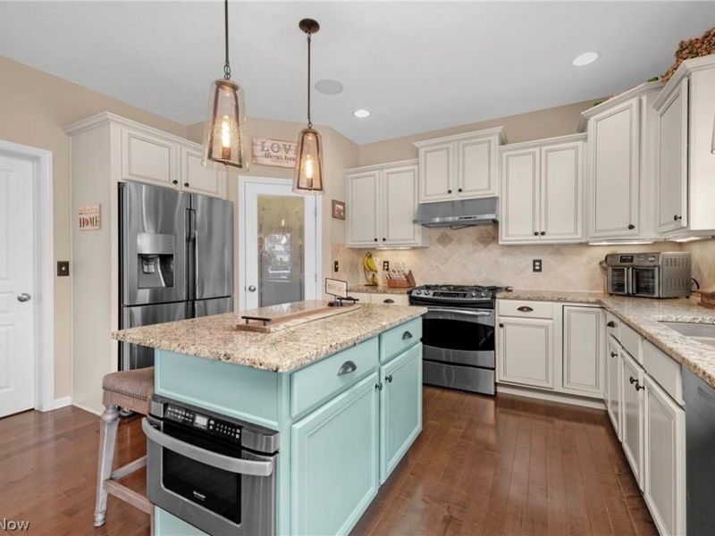 23201 Lakeridge Way, Columbia Station, OH 44028 Photo 8