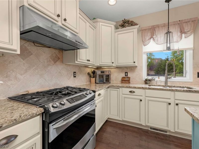 23201 Lakeridge Way, Columbia Station, OH 44028 Photo 9