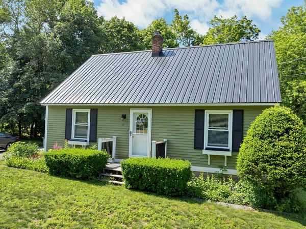 21 Spruce Street, Laconia, NH 03246