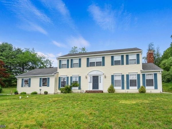 27 Maple Ln, Blairstown, NJ 07825